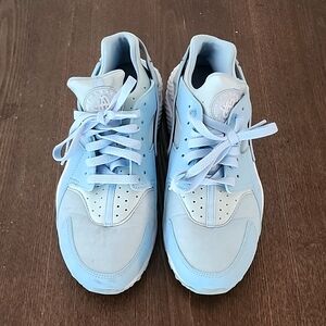 Size 10 women's huaraches